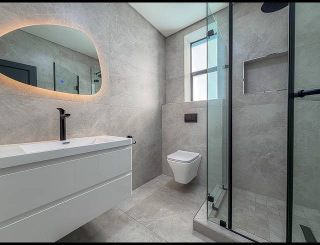 4 BEDROOM FREEHOLD FOR SALE IN MIDSTREAM HEIGHTS